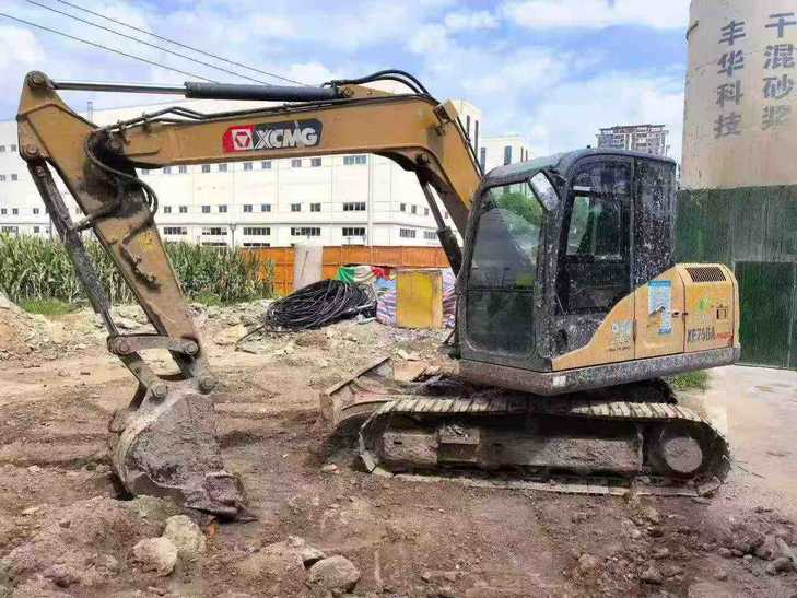 Buy XCMG XE75C Used Excavator / 1