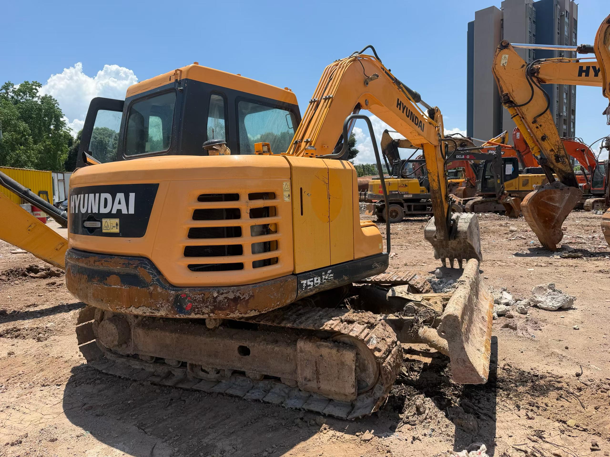 Buy Hyundai HX75 Used Excavator / 2