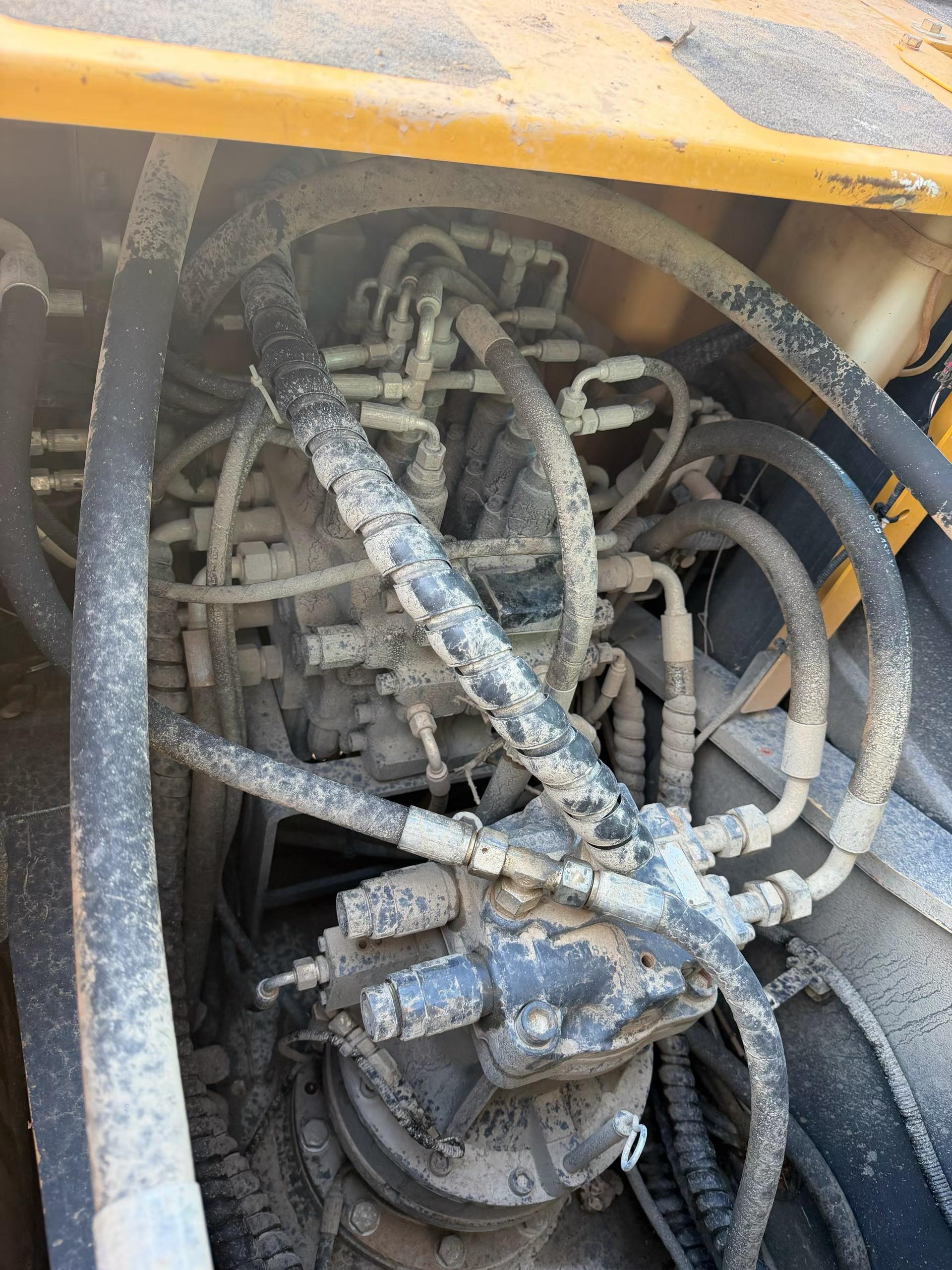 Buy XCMG XE135B Used Excavator / 4