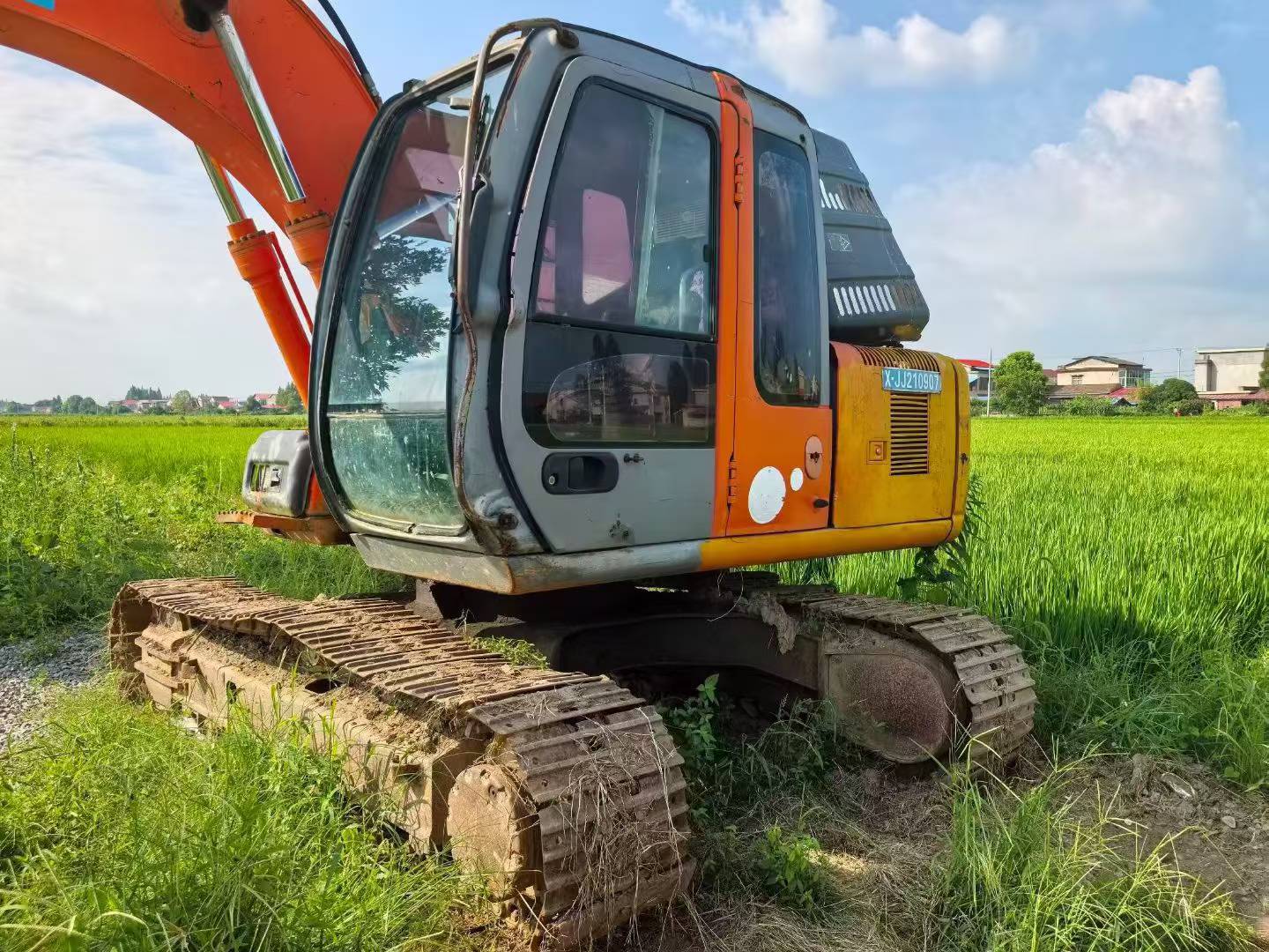 Buy Hitachi EX120-6 Used Excavator / 1