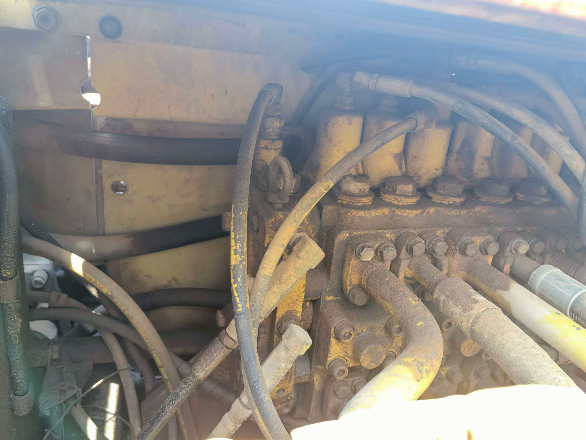 Buy Komatsu PC200-6 Used Excavator / 2
