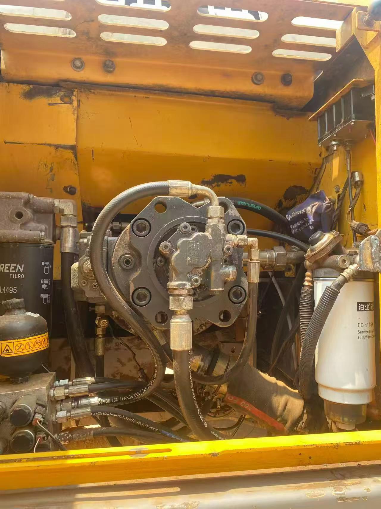 Buy XCMG XE265C Used Excavator / 4