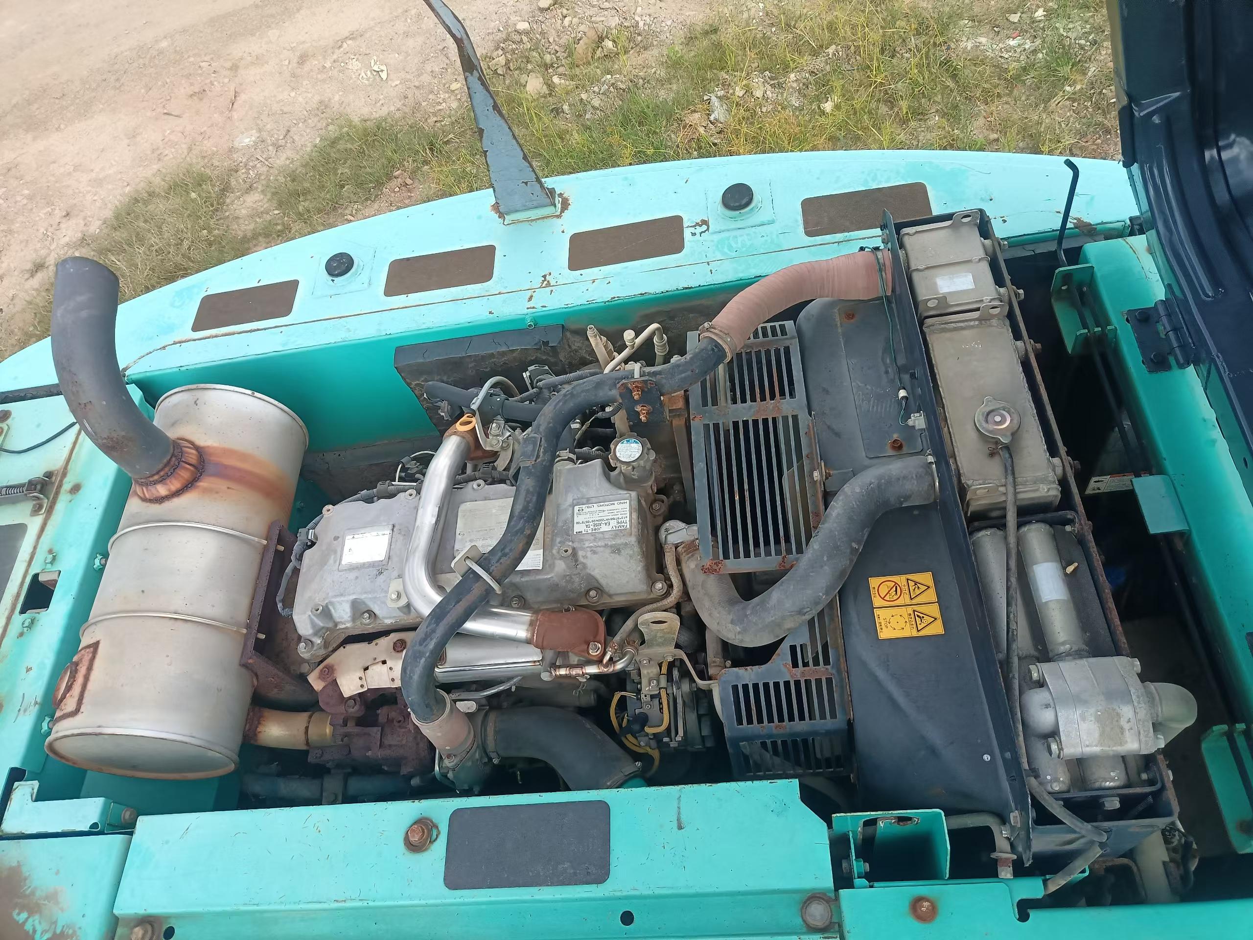 Buy Kobelco SK200-2 Used Excavator / 3