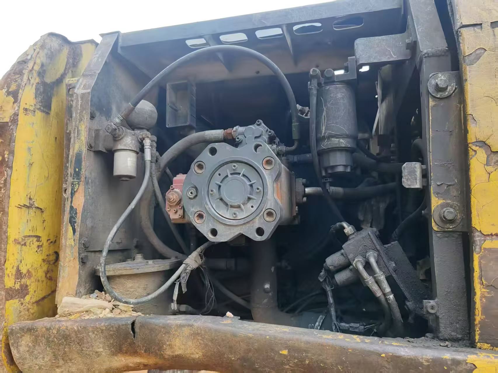 Buy Sumitomo SH200A3 Used Excavator / 4 Buy Sumitomo SH200A3 Used Excavator / 4