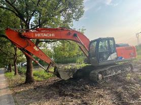 Buy Hitachi ZH200-5A Used Excavator / 4 Buy Hitachi ZH200-5A Used Excavator / 4