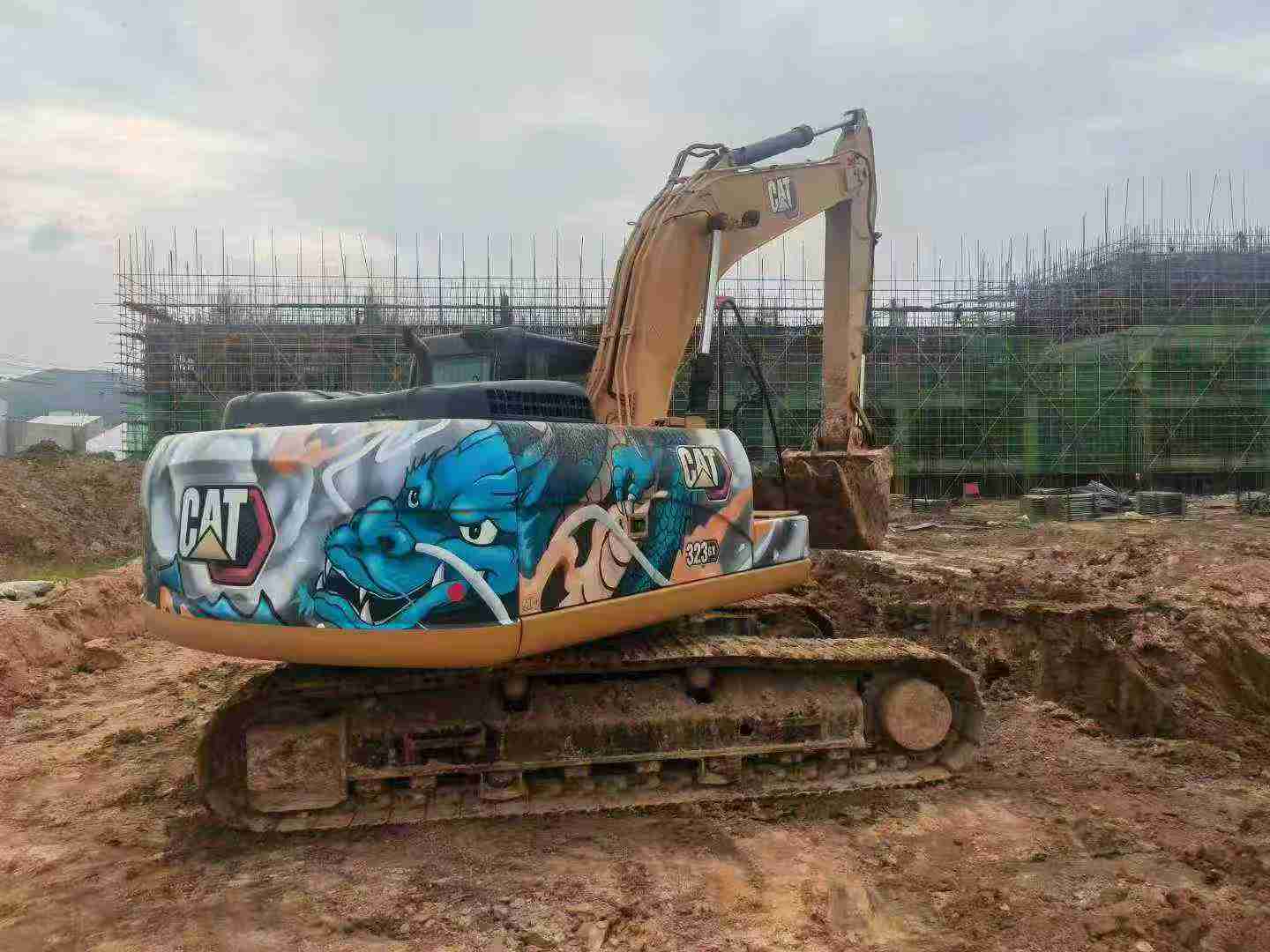 Buy Caterpillar 323 Used Excavator / 3