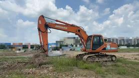 Buy Doosan DH215-7 Used Excavator / 4 Buy Doosan DH215-7 Used Excavator / 4