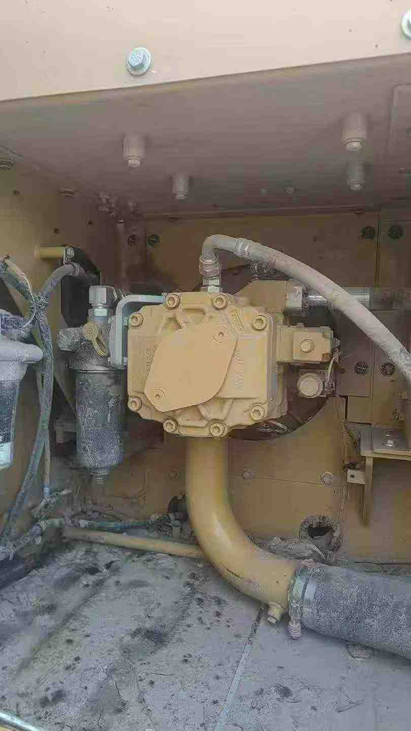 Buy Caterpillar 323 Used Excavator / 4