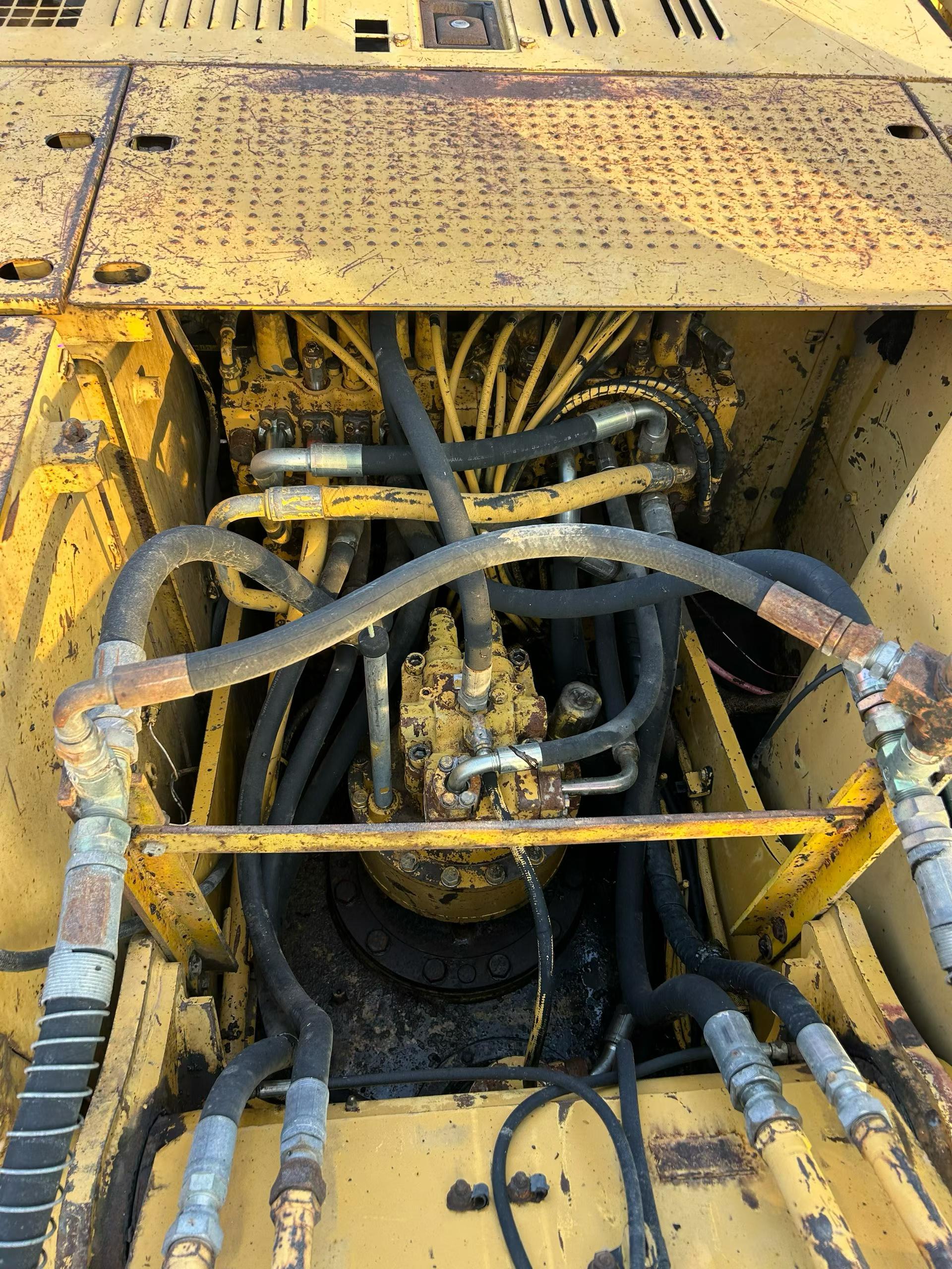 Buy Caterpillar 320C Used Excavator / 3