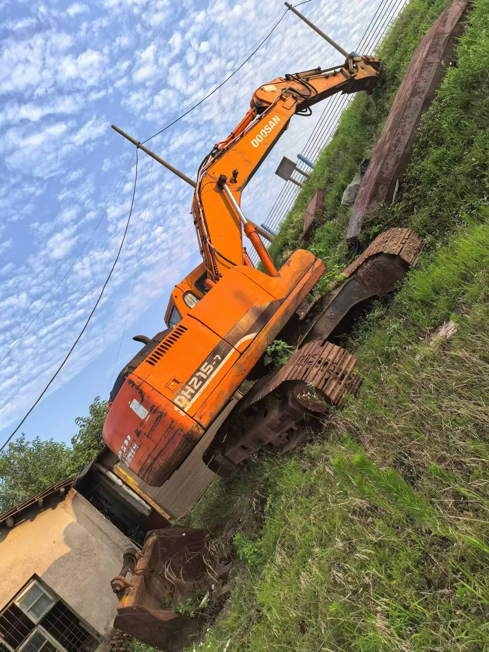Buy Doosan DH215-7 Used Excavator / 2 Buy Doosan DH215-7 Used Excavator / 2