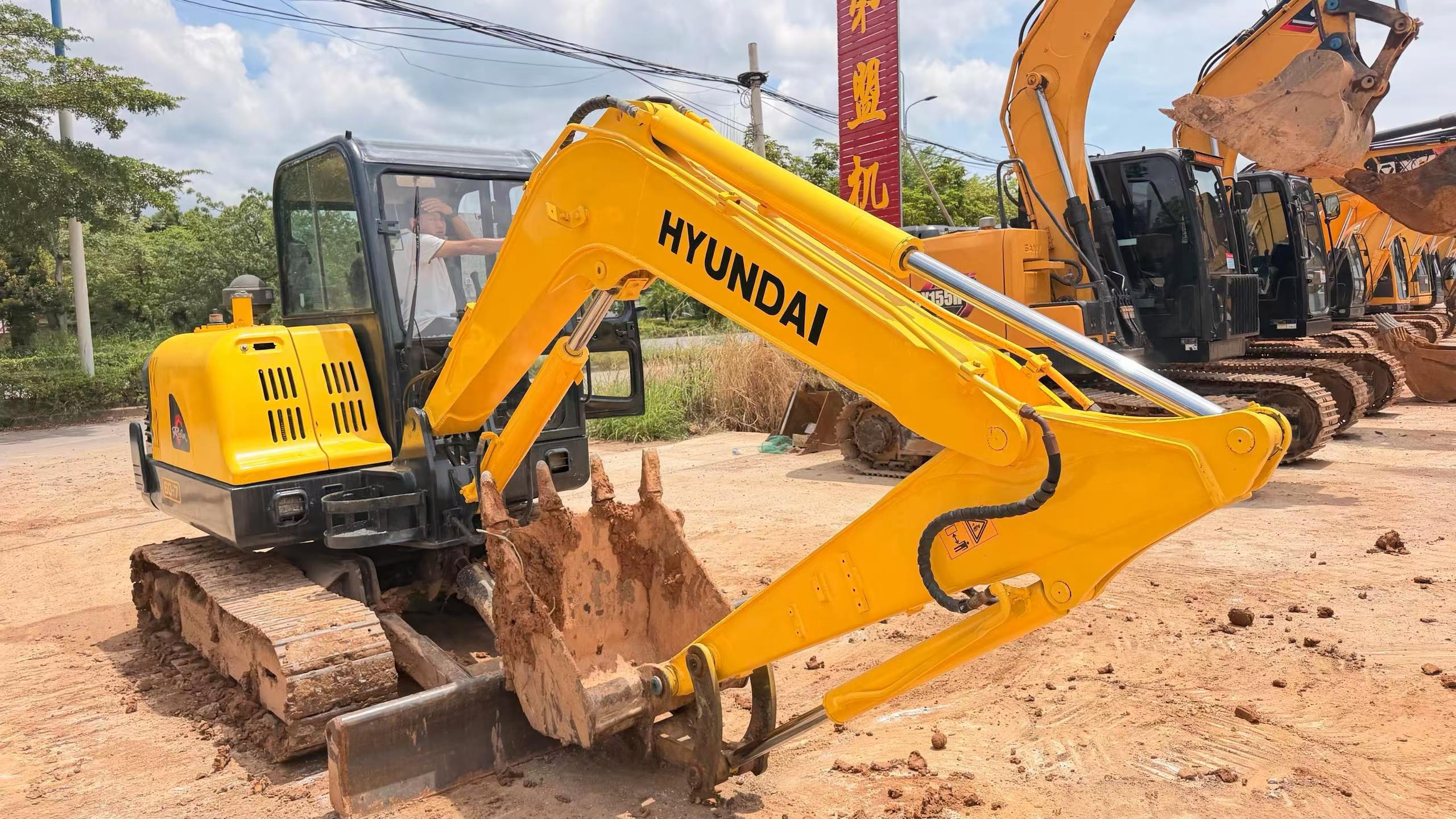 Buy Hyundai HX60 Used Excavator / 6