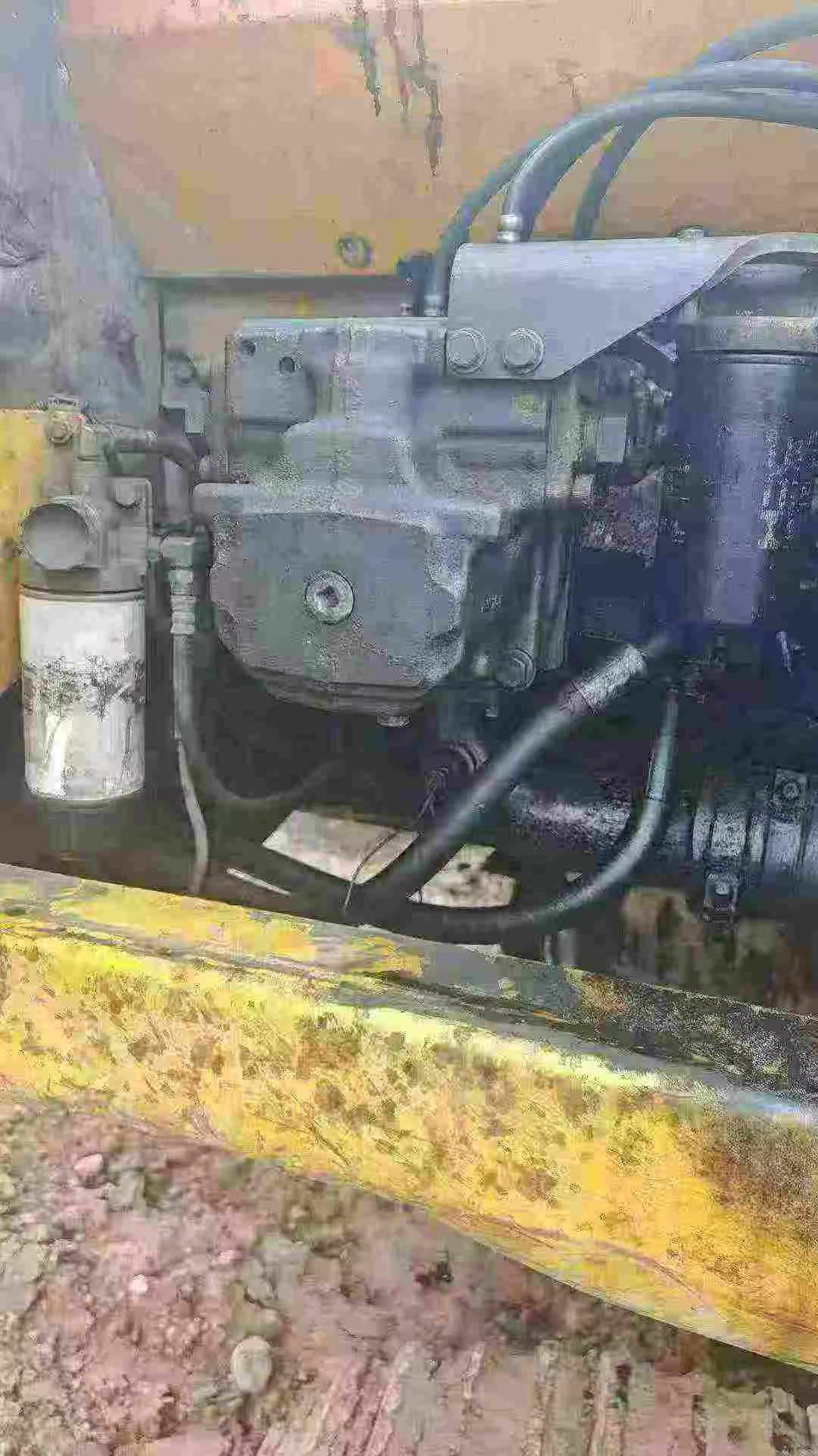 Buy Komatsu PC200-8 Used Excavator / 4