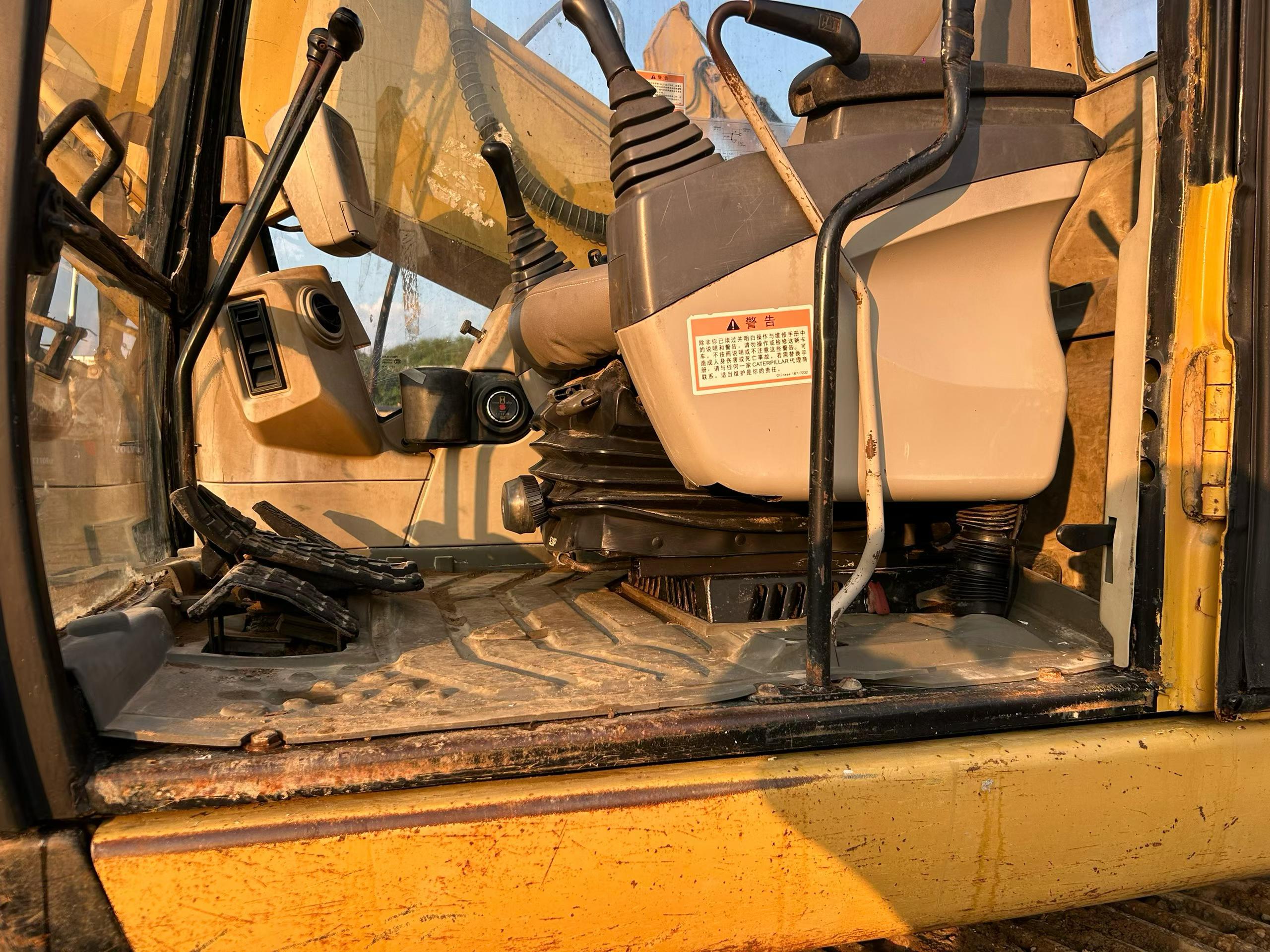 Buy Caterpillar 320C Used Excavator / 5