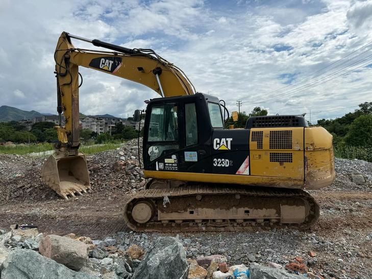 Buy Caterpillar 320D Used Excavator / 1