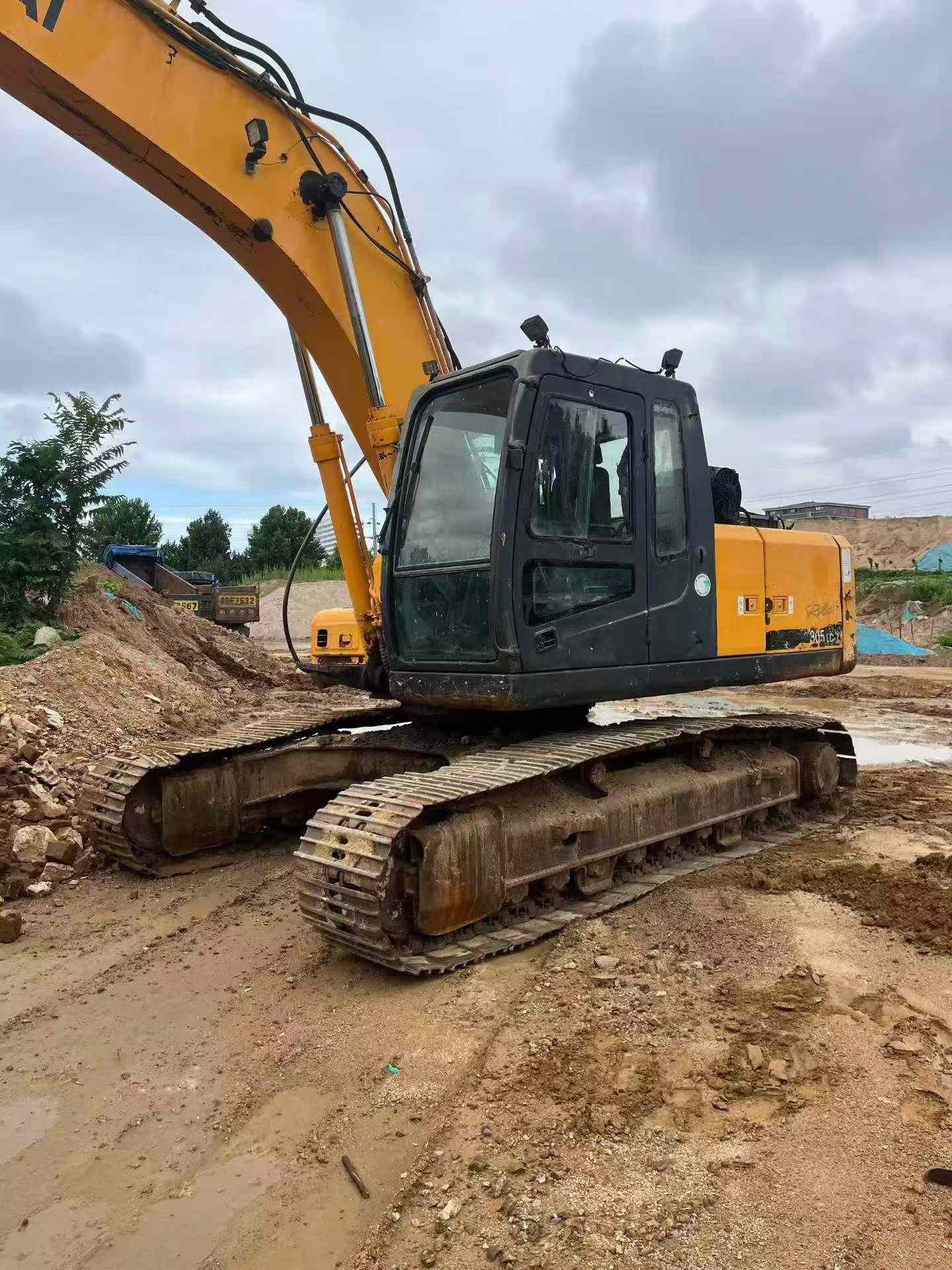 Buy Hyundai R225-7 Used Excavator / 2