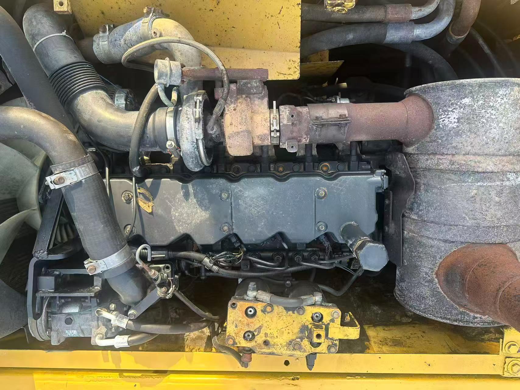 Buy Komatsu PC240-6 Used Excavator / 8