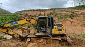 Buy XCMG XE135B Used Excavator / 4 Buy XCMG XE135B Used Excavator / 4