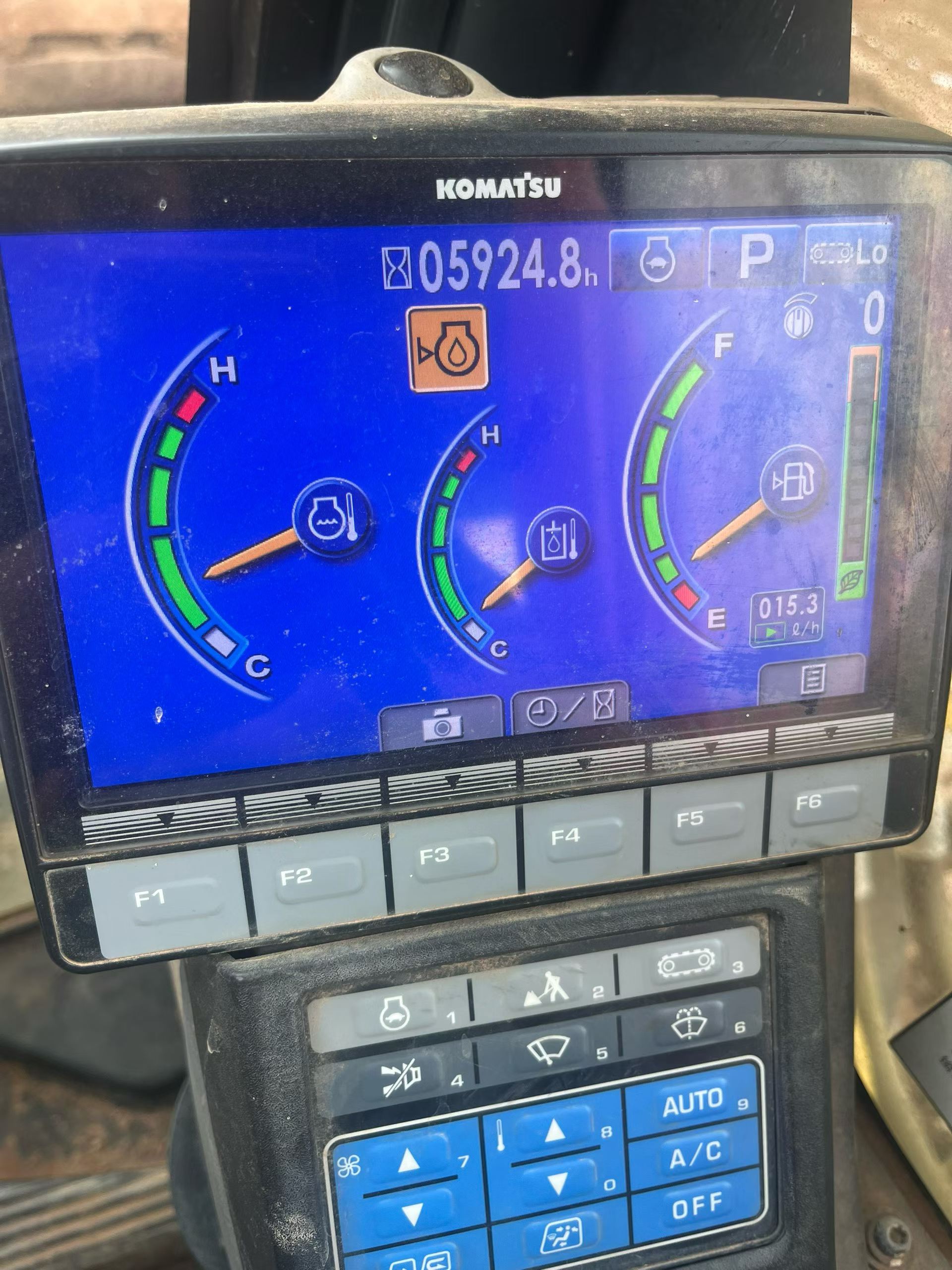 Buy Komatsu PC200 Used Excavator / 6