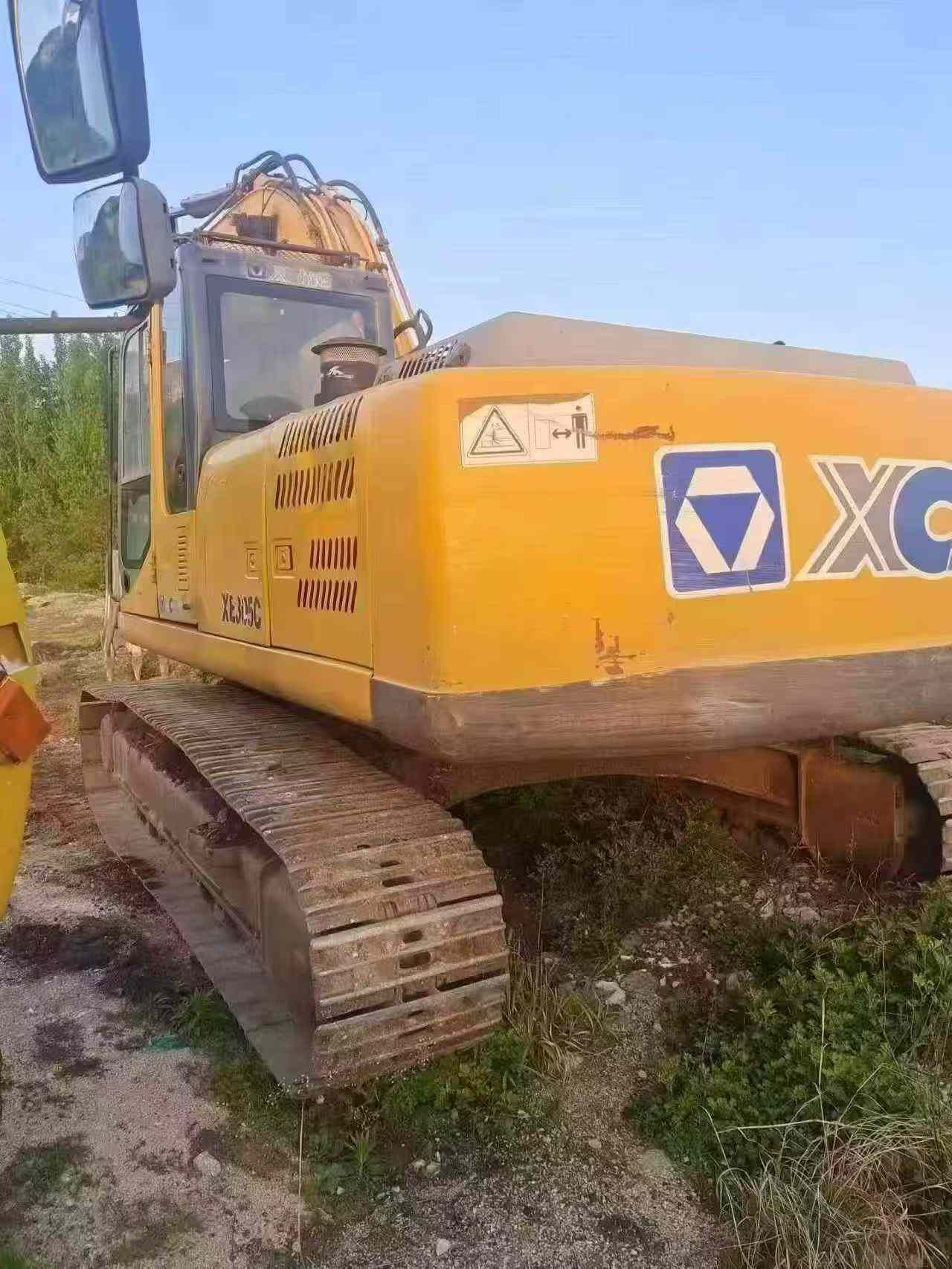 Buy XCMG XE260 Used Excavator / 3 Buy XCMG XE260 Used Excavator / 3