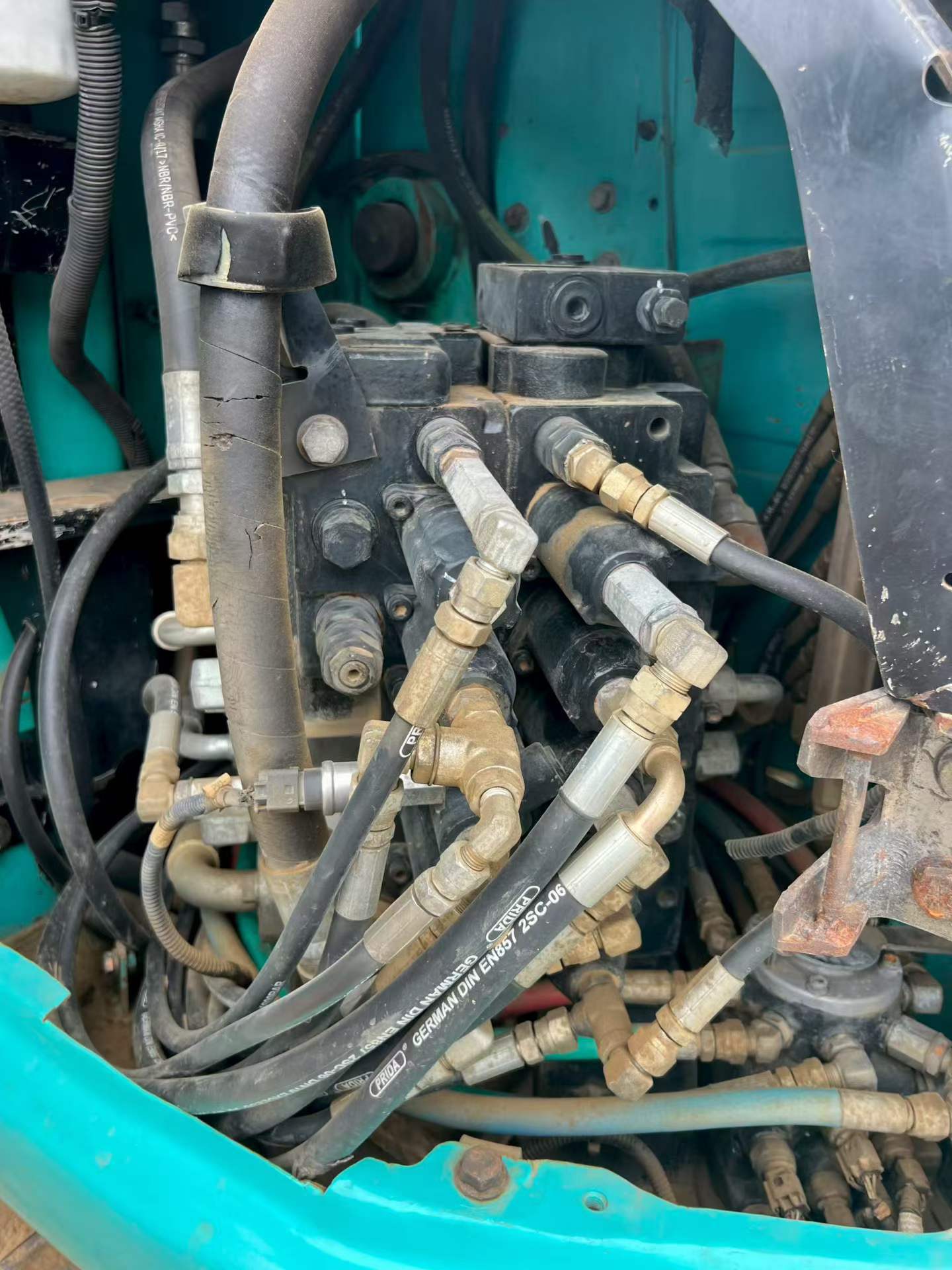 Buy Kobelco SK135 Used Excavator / 7