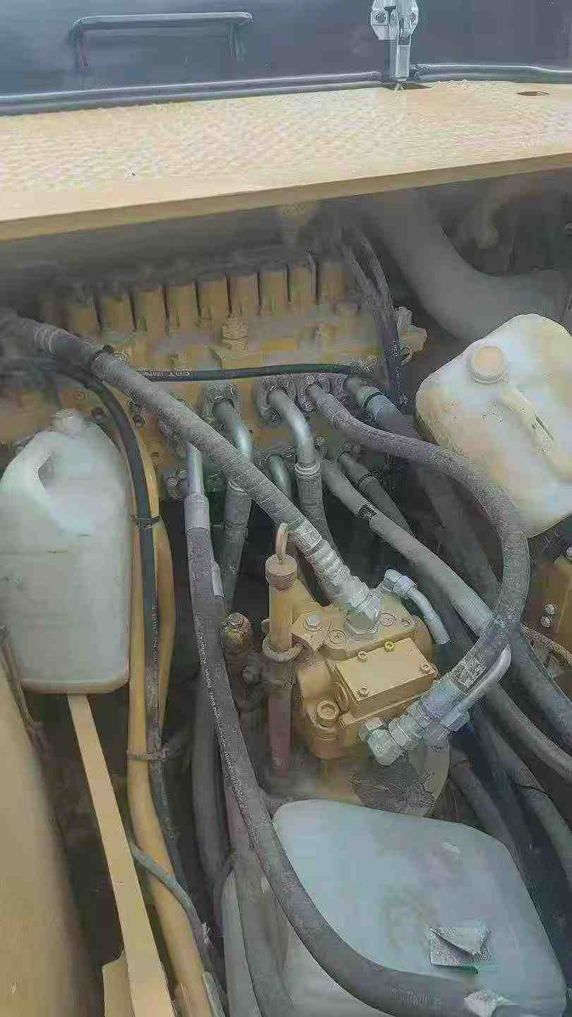 Buy Caterpillar 323 Used Excavator / 3