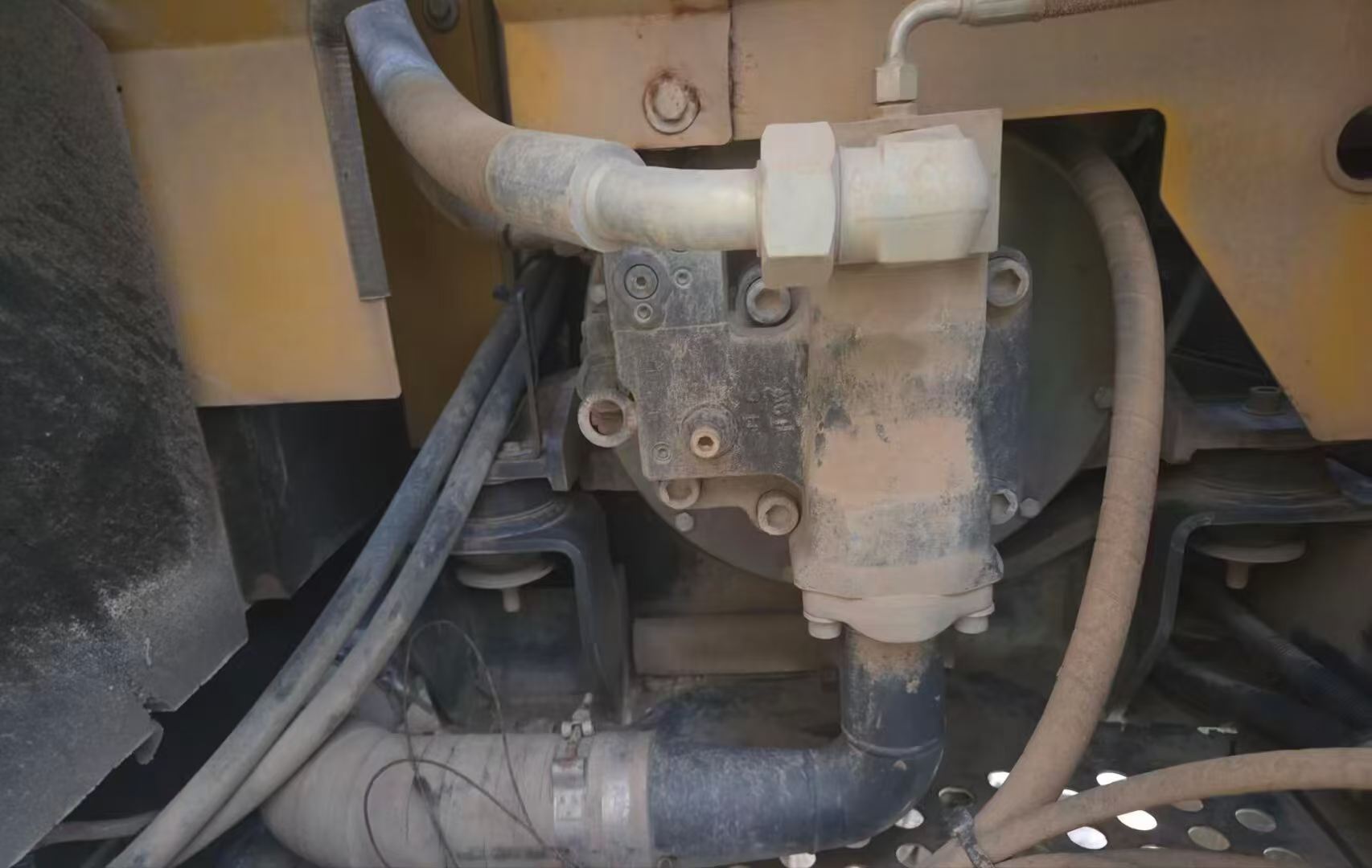 Buy XCMG XE75C Used Excavator / 2