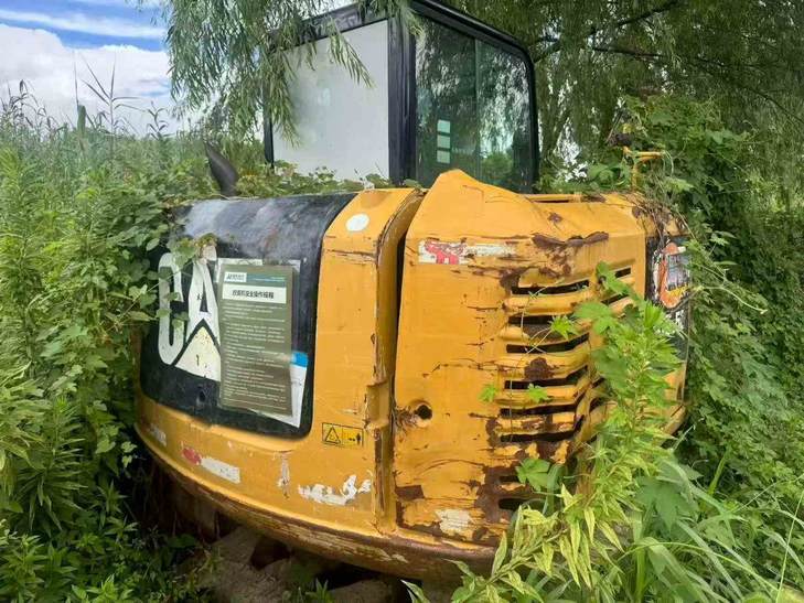 Buy Caterpillar 305B Used Excavator / 1