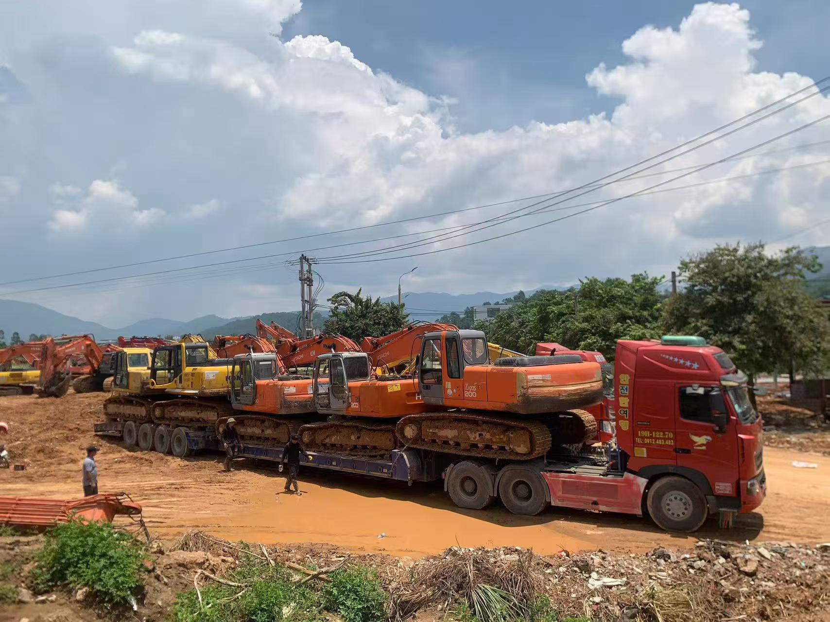 Buy Komatsu PC650 Used Excavator / 2
