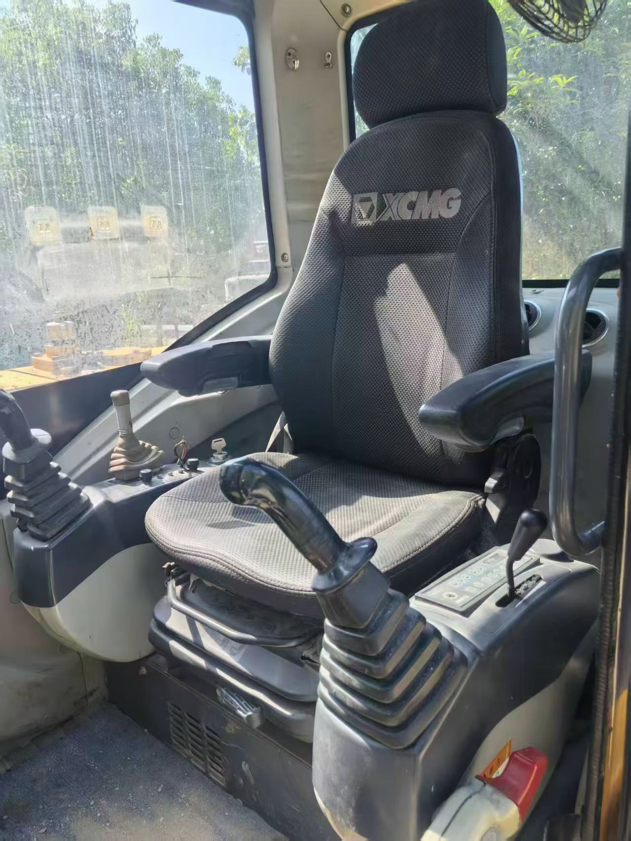 Buy XCMG XE60 Used Excavator / 5