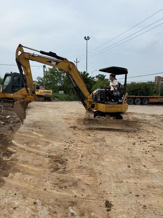 Buy Caterpillar 305B Used Excavator / 1