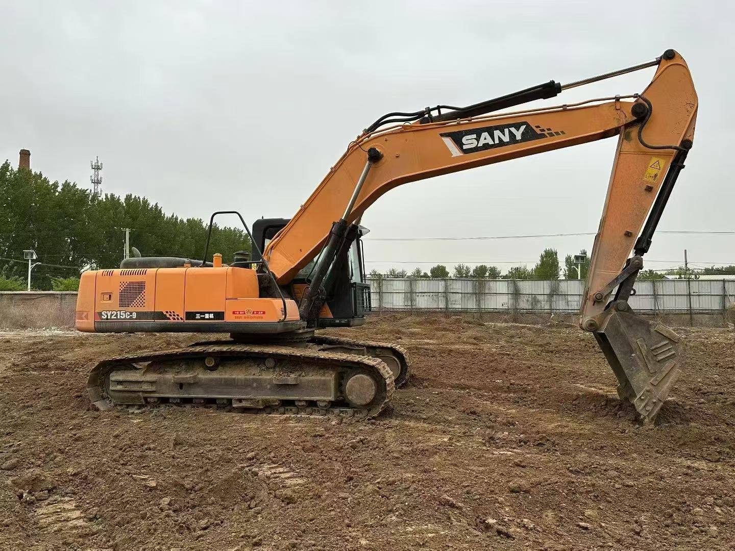Buy Sany SY215C-8 Used Excavator / 2