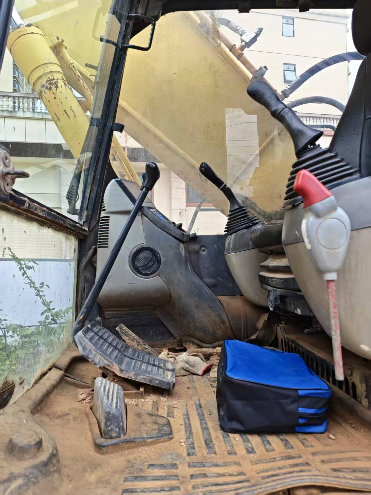Buy Komatsu PC210-8 Used Excavator / 9