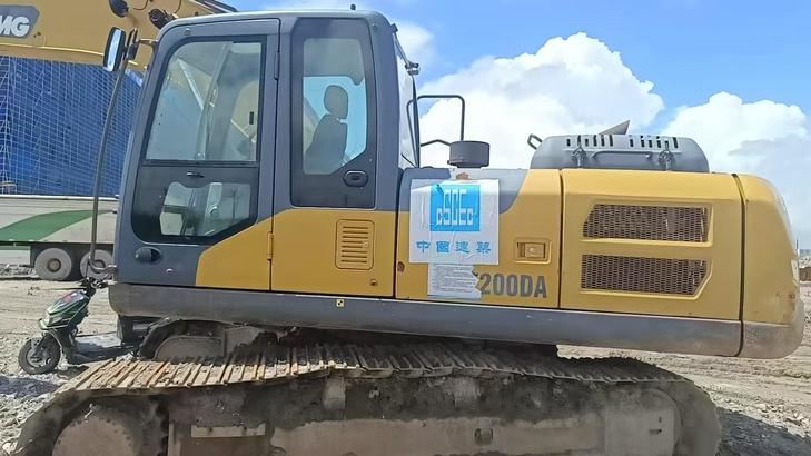 Buy XCMG LW220 Used Excavator / 1