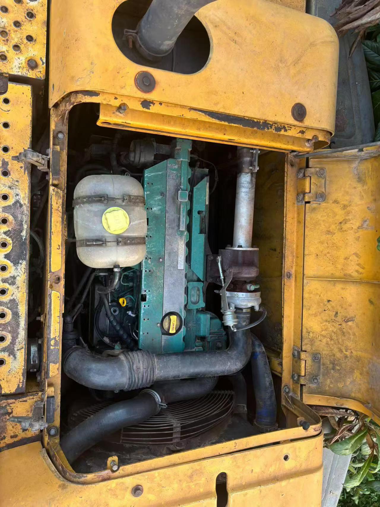 Buy XCMG XE200 Used Excavator / 2