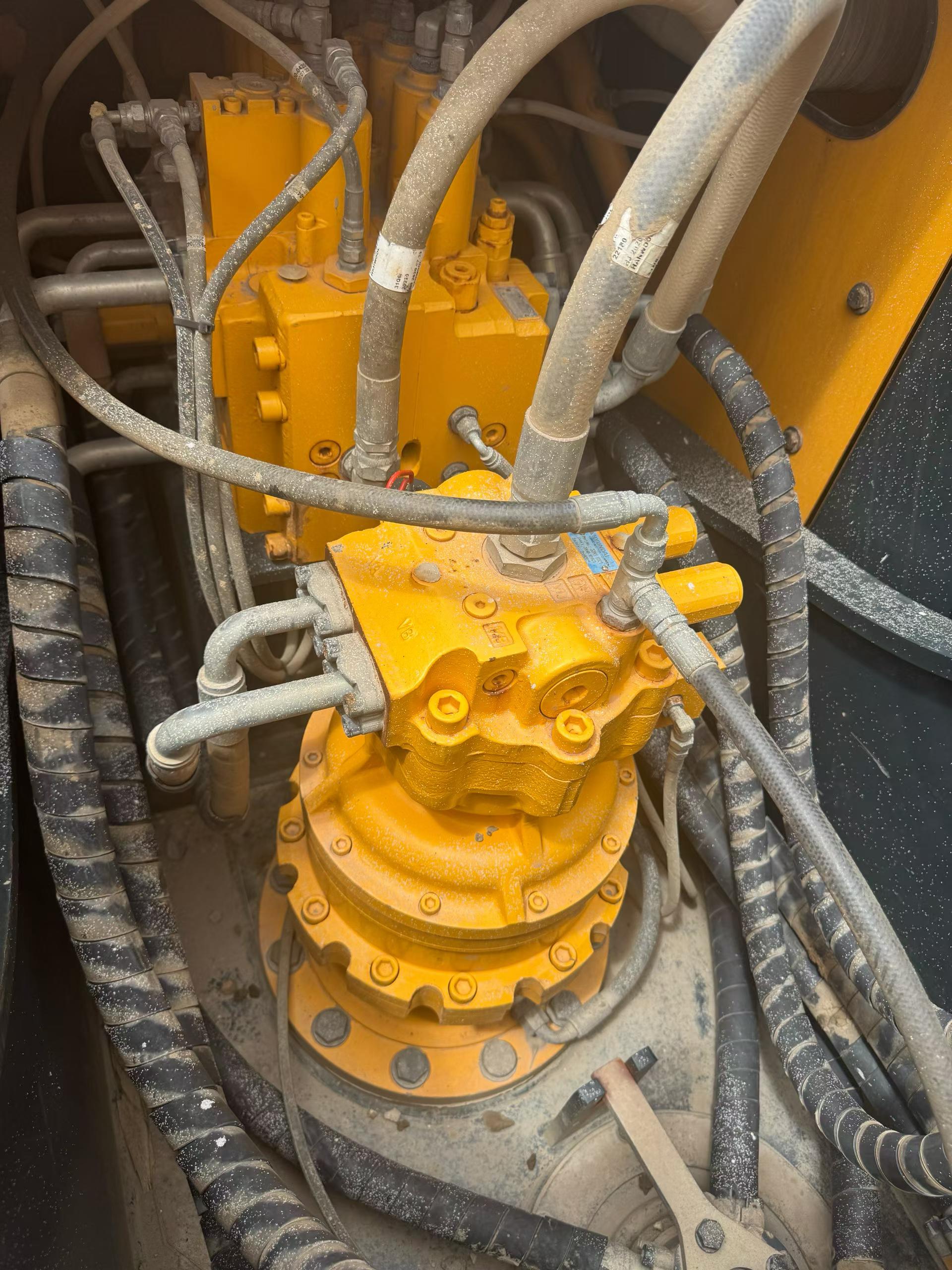 Buy Hyundai R215-7 Used Excavator / 2