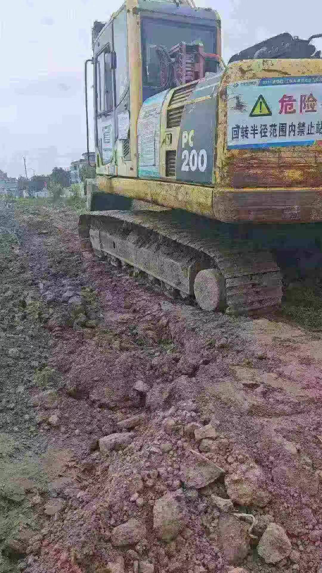 Buy Komatsu PC200-8 Used Excavator / 3