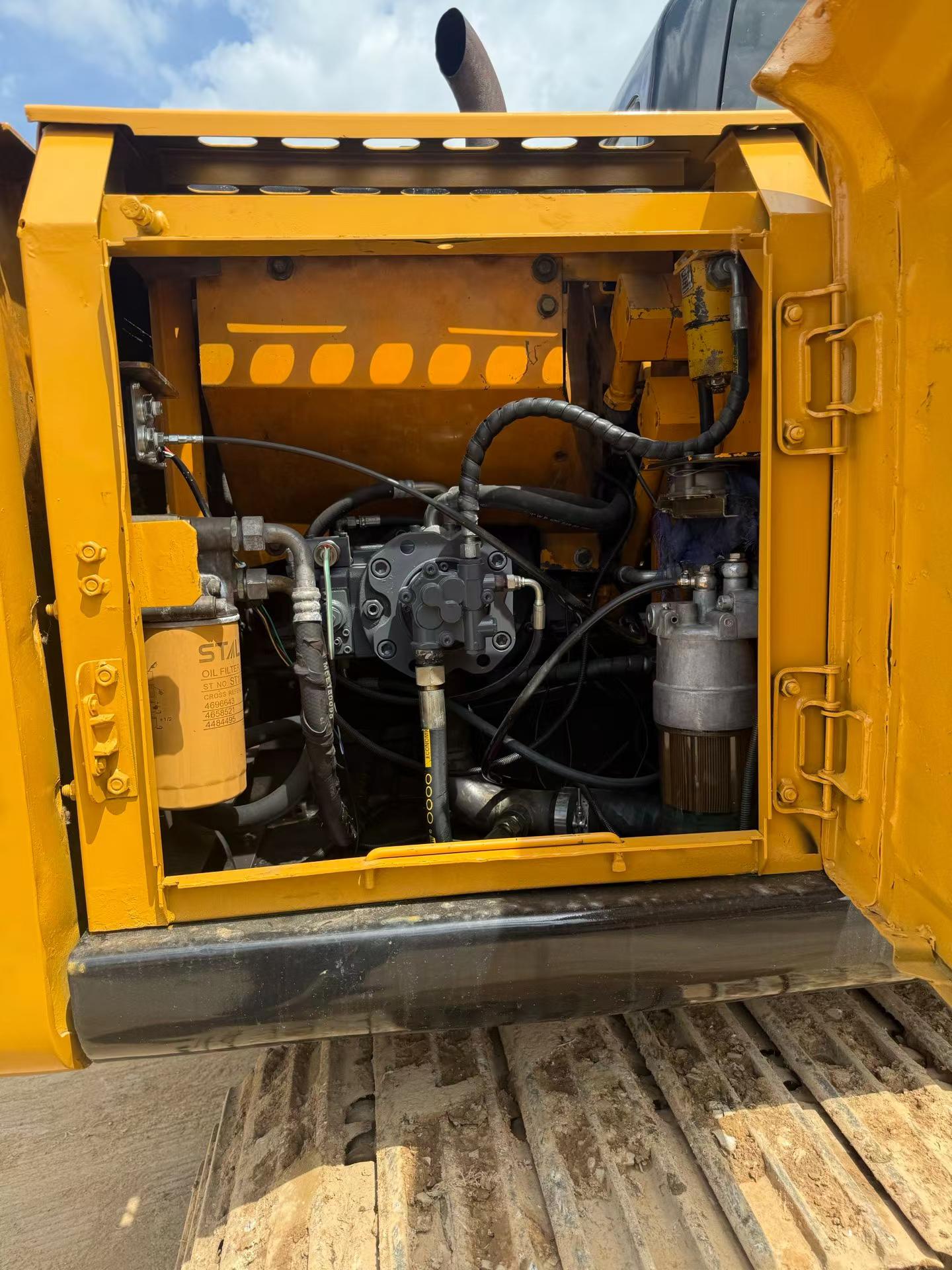Buy Sany SY135 Used Excavator / 8
