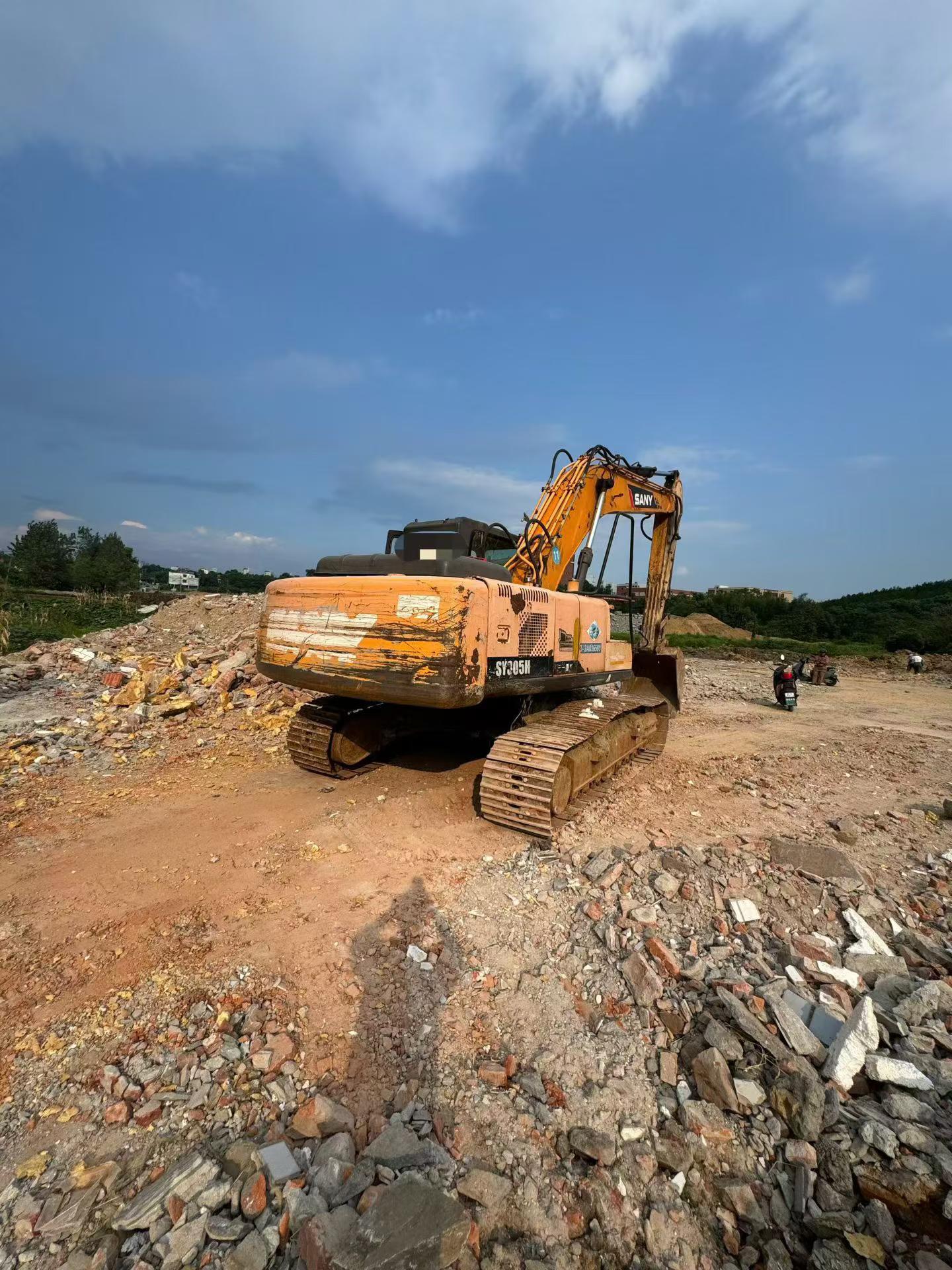 Buy Sany SY215C Used Excavator / 2