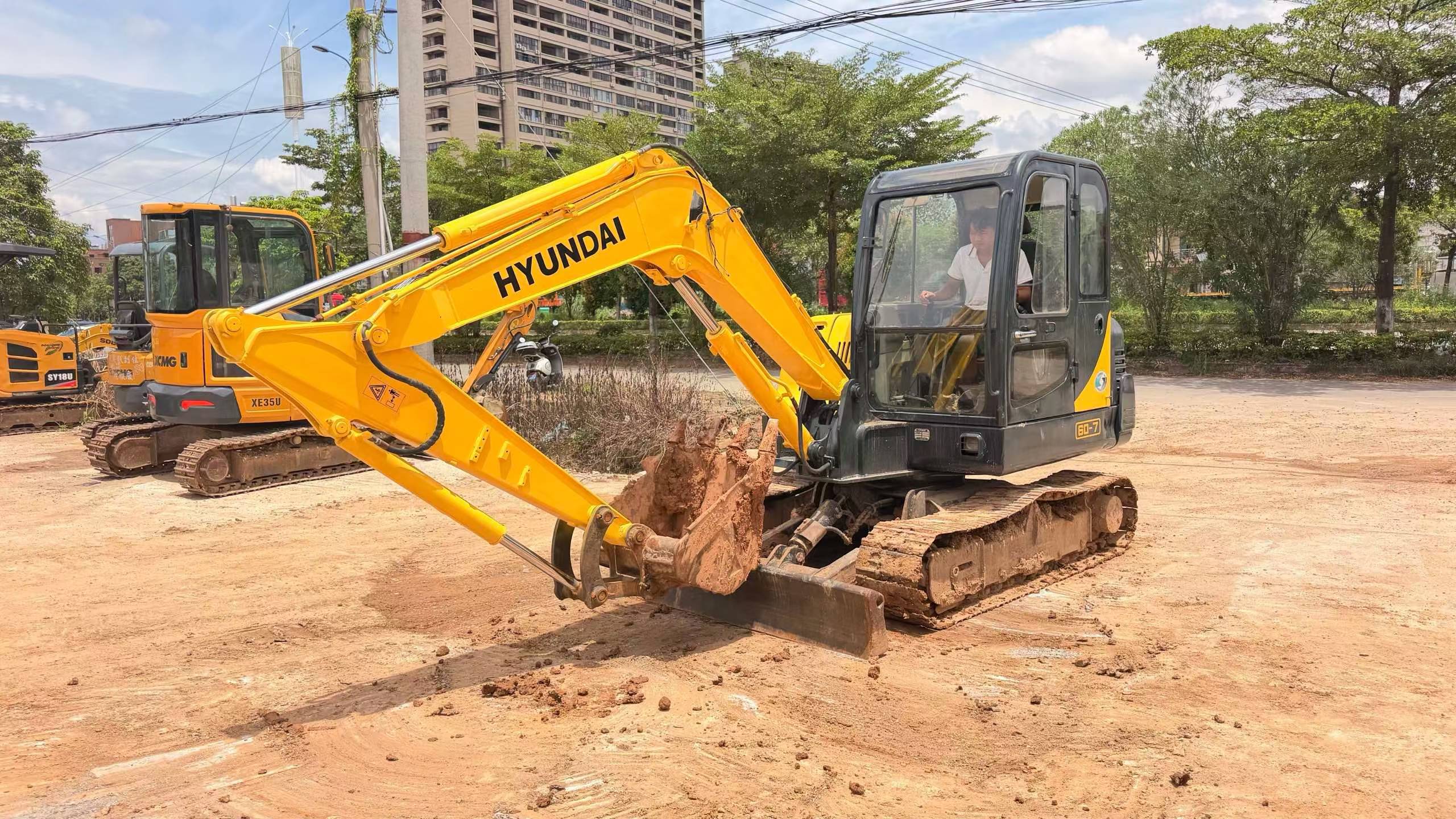 Buy Hyundai HX60 Used Excavator / 5