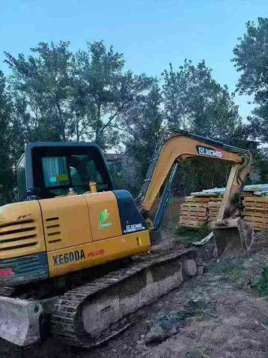Buy XCMG XE60 Used Excavator / 1