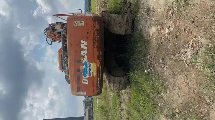 Buy Doosan DH215-7 Used Excavator / 1