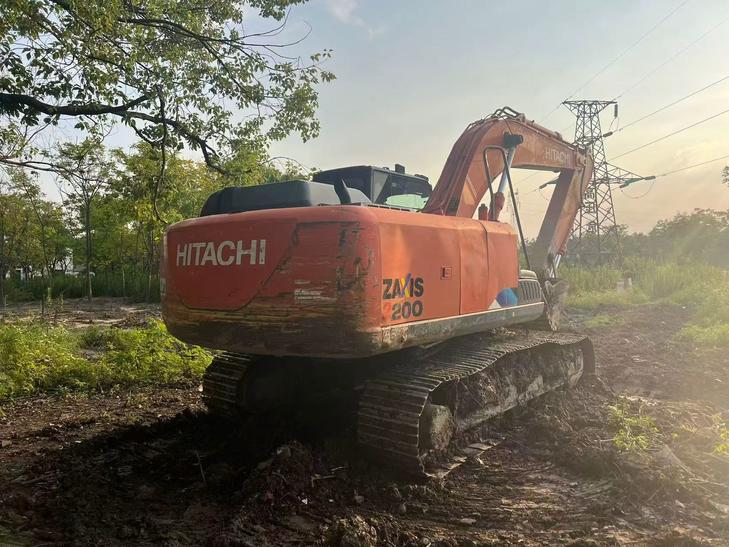 Buy Hitachi ZH200-5A Used Excavator / 1
