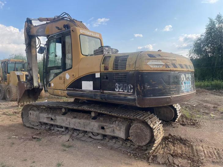 Buy Caterpillar 320CL Used Excavator / 1