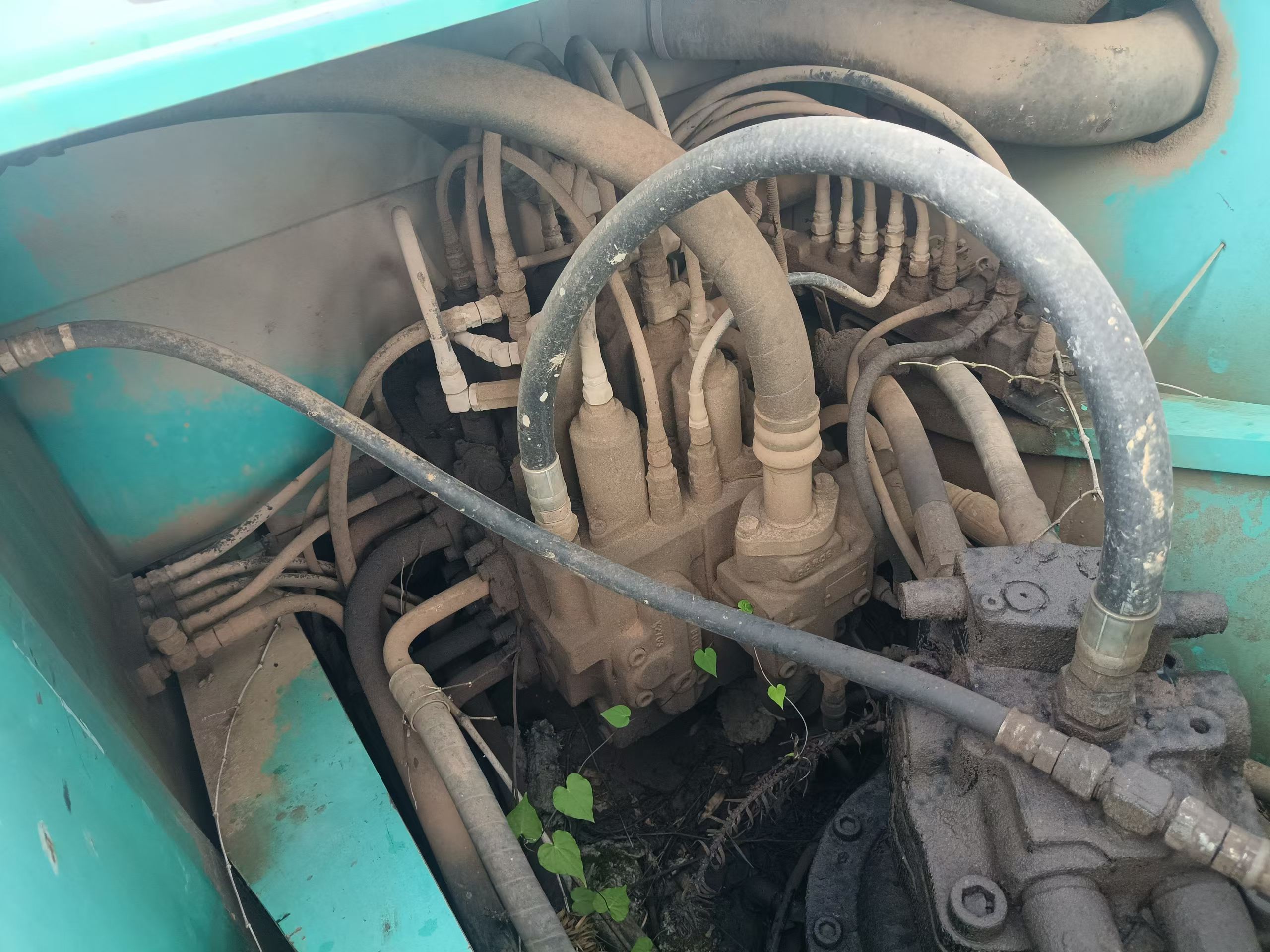 Buy Kobelco SK200-2 Used Excavator / 7