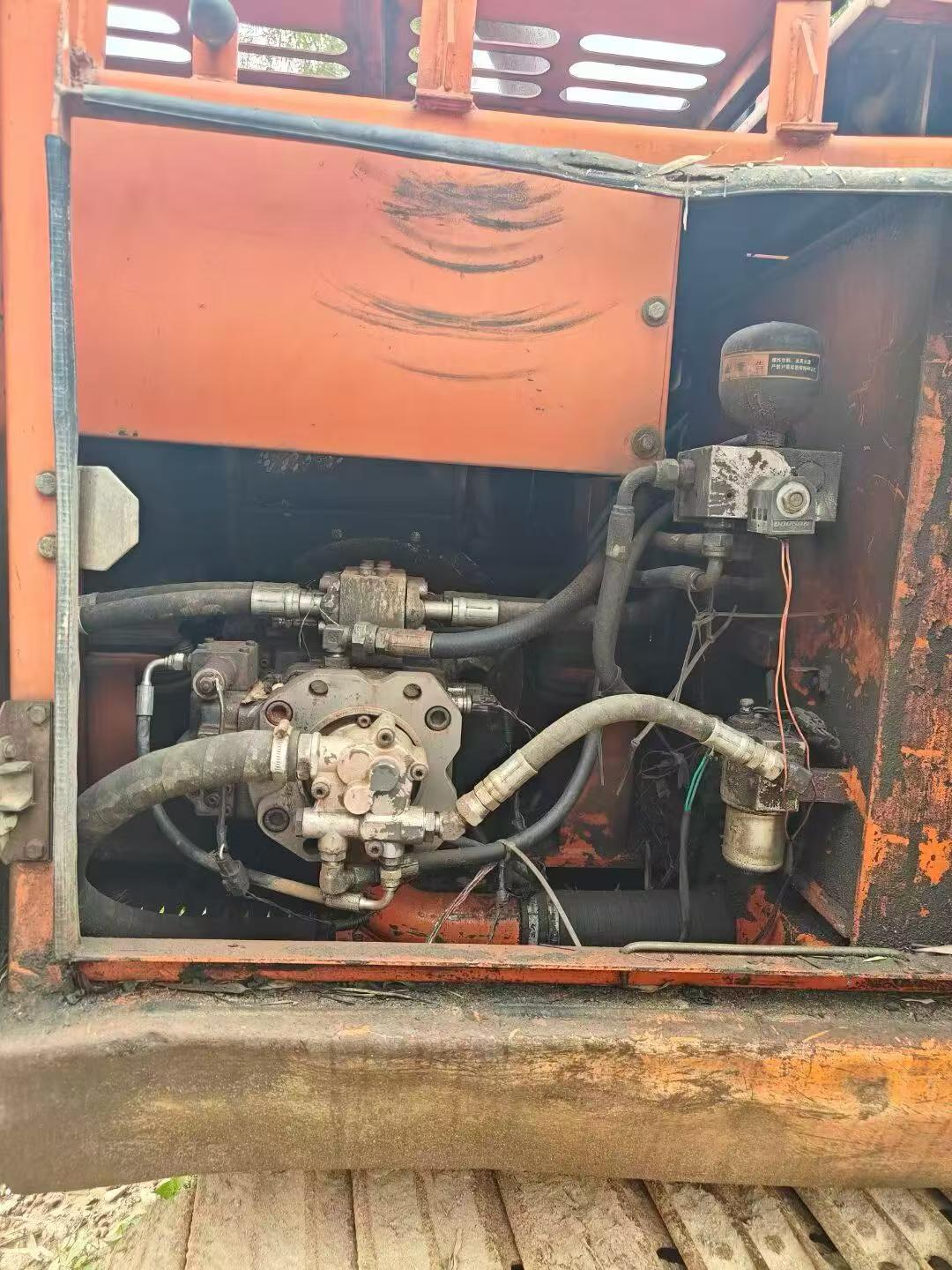Buy Doosan DH150-7 Used Excavator / 9 Buy Doosan DH150-7 Used Excavator / 9