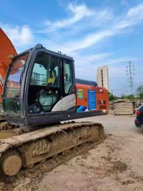 Buy Hitachi ZH200-5A Used Excavator / 2 Buy Hitachi ZH200-5A Used Excavator / 2