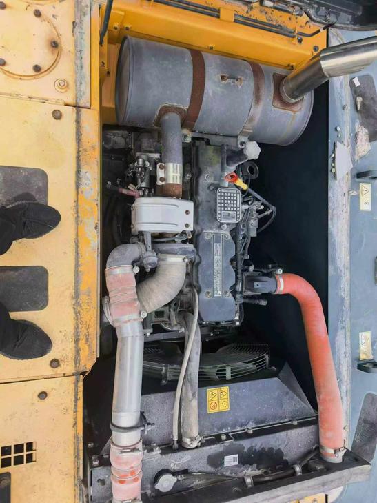 Buy Hyundai R205VS Used Excavator / 1