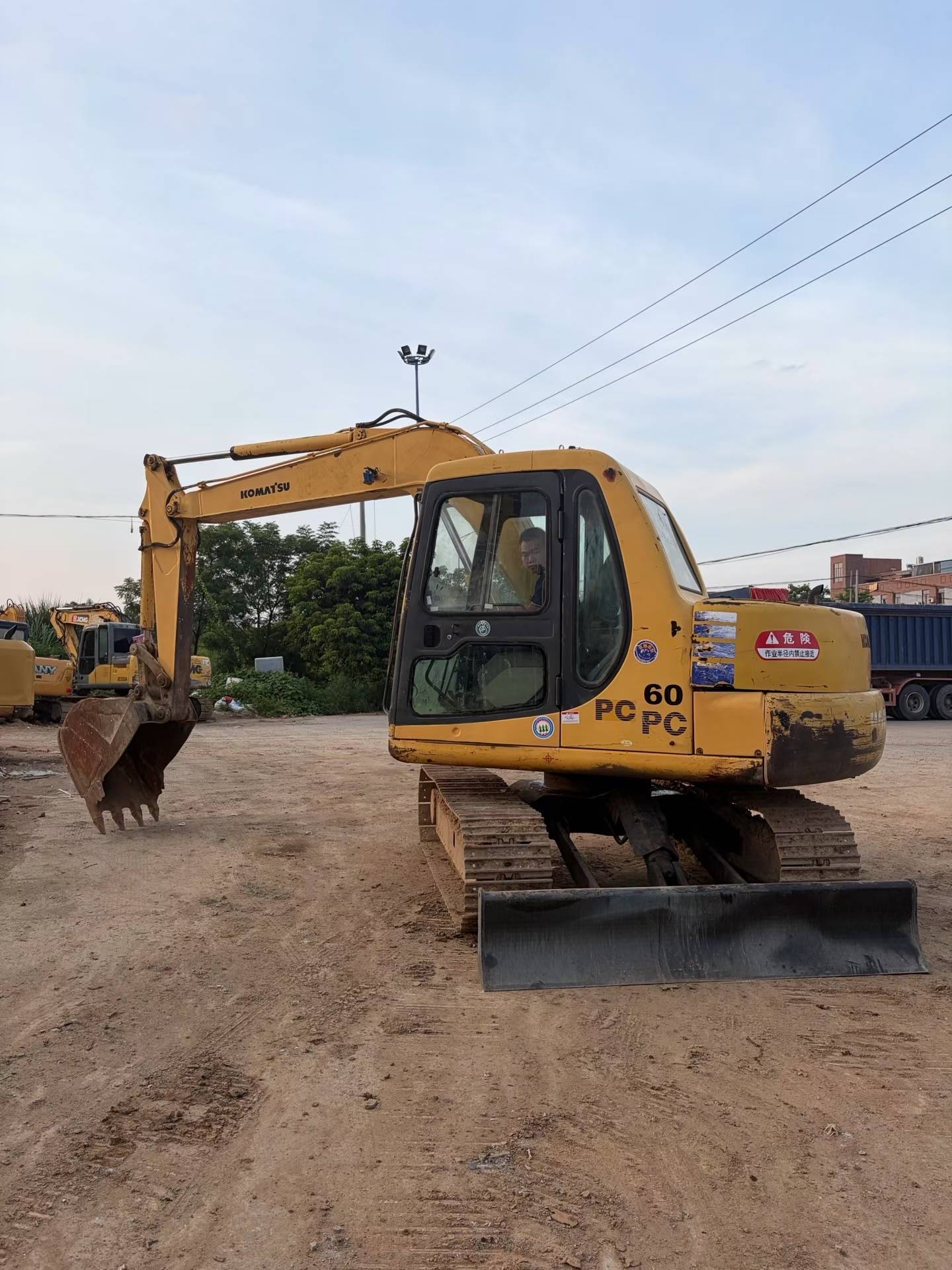 Buy Komatsu PC60-7 Used Excavator / 5