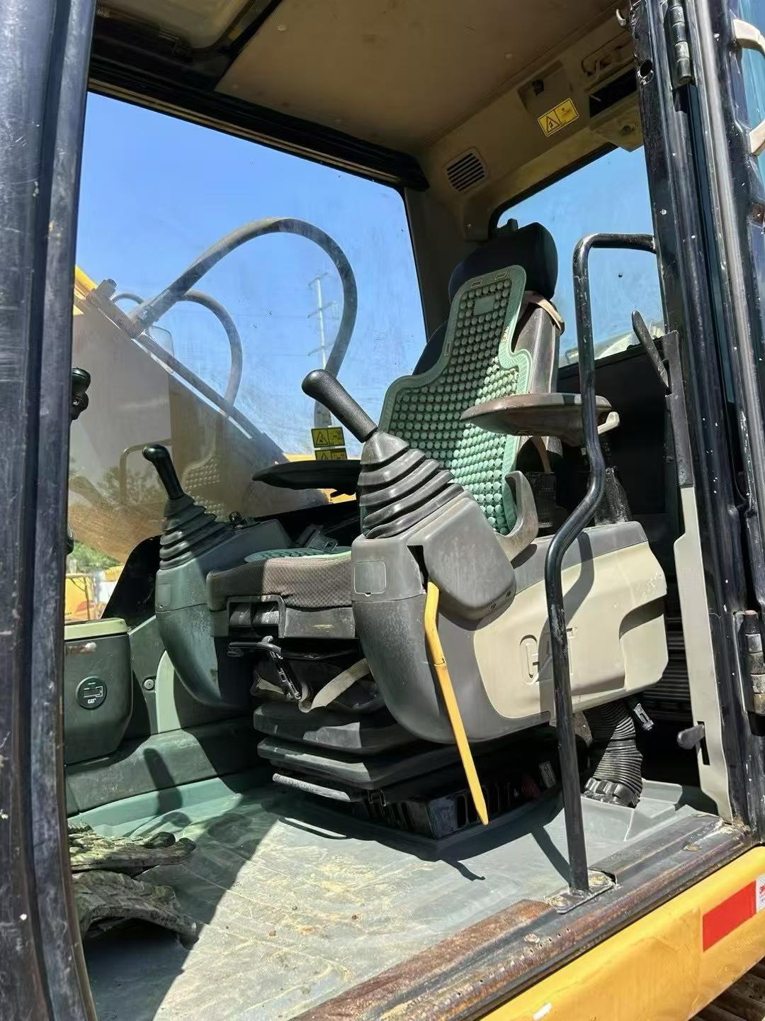 Buy Caterpillar 323DL Used Excavator / 6