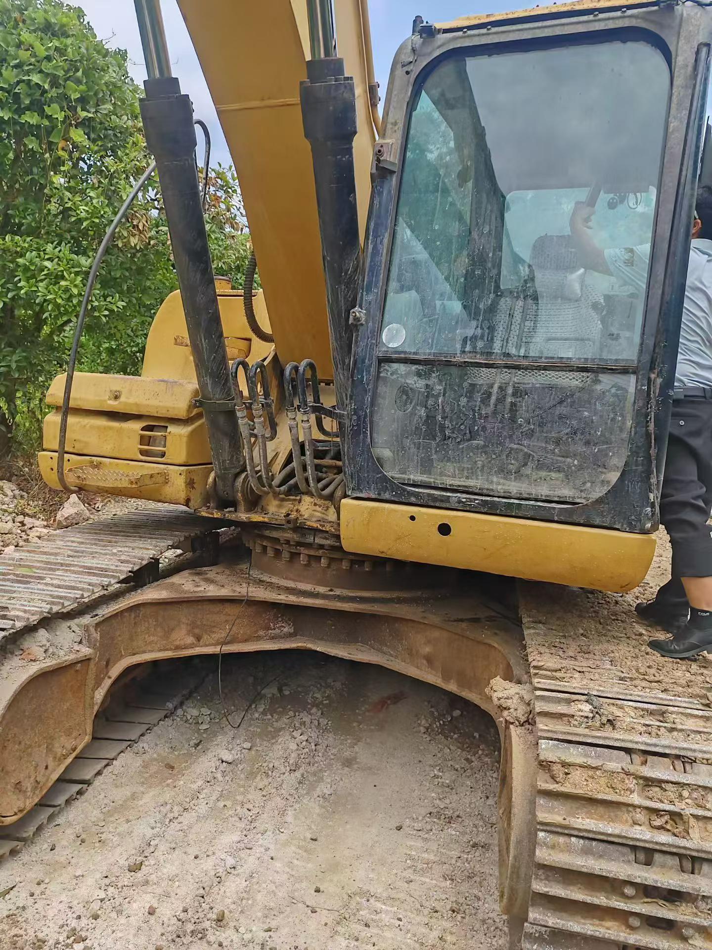 Buy Caterpillar 320D Used Excavator / 6